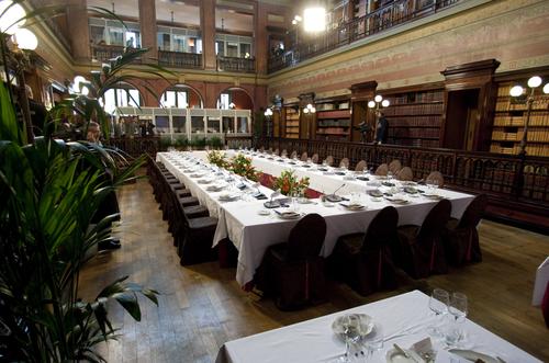 La maldición del 11 de febrero sigue cargándose comensales