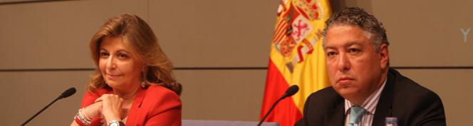 Engracia Hidalgo y Tomás Burgos, durante la rueda de prensa celebrada hoy, 4 de septiembre de 2012