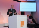 Orange España aumenta
un 0,9% sus ingresos en plena guerra de tarifas Orange España aumenta
un 0,9% sus ingresos en plena guerra de tarifas