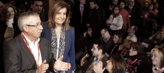 GRA118 MADRID, 23022013.- La ministra de Trabajo, Fátima Báñez e Ignacio Fernández Toxo, que será reelegido como secretario general de CCOO para un segundo mandato en el X Congreso Confederal del sindicato, a su llegada a la clausura del congreso. EFEVÍCTOR LERENA