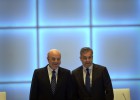 González defiende la gestión de Rajoy ante los accionistas de BBVA González defiende la gestión de Rajoy ante los accionistas de BBVA