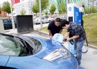 El Gobierno aprueba 10 millones para comprar coches eléctricos El Gobierno aprueba 10 millones para comprar coches eléctricos