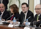 El Gobierno admite que los ajustes restarán 2,6 puntos al PIB este año El Gobierno admite que los ajustes restarán 2,6 puntos al PIB este año