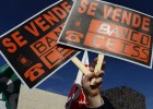 Un millar de empleados del banco Ceiss se manifiestan en León Un millar de empleados del banco Ceiss se manifiestan en León