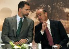 Guindos avisa que cualquier mejora en los ingresos irá a reducir déficit Guindos avisa que cualquier mejora en los ingresos irá a reducir déficit