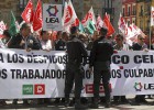 Ceiss pacta un recorte de plantilla y despeja la vía hacia la fusión con Unicaja Ceiss pacta un recorte de plantilla y despeja la vía hacia la fusión con Unicaja