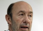Rubalcaba envía a Rajoy su propuesta de pacto con nueve puntos de discusión Rubalcaba envía a Rajoy su propuesta de pacto con nueve puntos de discusión