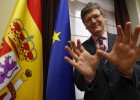 La CE asegura que el Gobierno ha de hacer más para garantizar el empleo La CE asegura que el Gobierno ha de hacer más para garantizar el empleo