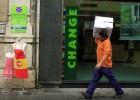 Bankia cae otro 13,6% tras acabar la ampliación de capital de 10.700 millones Bankia cae otro 13,6% tras acabar la ampliación de capital de 10.700 millones