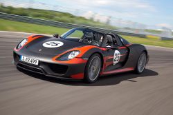 Porsche lanza su 918 Spyder híbrido