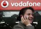 Vodafone España reduce sus ingresos un 11,5% en 2012 en plena guerra de tarifas Vodafone España reduce sus ingresos un 11,5% en 2012 en plena guerra de tarifas