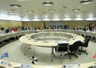 Las regiones ingresan menos y gastan más de lo previsto Las regiones ingresan menos y gastan más de lo previsto