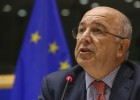 Almunia planea exigir más medidas a Google para cerrar la investigación de Bruselas Almunia planea exigir más medidas a Google para cerrar la investigación de Bruselas
