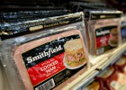 El primer accionista de Smithfield pide romperla en tres y no vender a los chinos El primer accionista de Smithfield pide romperla en tres y no vender a los chinos