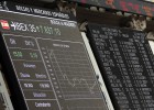 El Ibex vuelve a caer y cierra la semana en mínimos anuales El Ibex vuelve a caer y cierra la semana en mínimos anuales