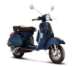 El buen tiempo llama a desempolvar las Vespas