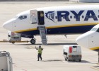Ryanair ganó un 21% menos en su primer trimestre fiscal Ryanair ganó un 21% menos en su primer trimestre fiscal