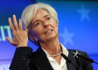 El FMI prevé un periodo de estancamiento económico y pide una rebaja de sueldos El FMI prevé un periodo de estancamiento económico y pide una rebaja de sueldos
