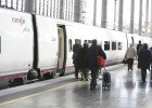 La aseguradora de Renfe paga los anticipos a la mitad de los afectados por el accidente La aseguradora de Renfe paga los anticipos a la mitad de los afectados por el accidente