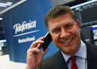 Telefónica eleva la oferta para asegurarse el apoyo de Slim a la compra de E-Plus Telefónica eleva la oferta para asegurarse el apoyo de Slim a la compra de E-Plus