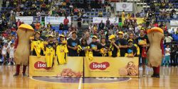 El patrocinio deportivo es una de las políticas de Isola. Con el Club de Baloncesto Canarias, por ejemplo, ha entablado una provechosa relación de colaboración.