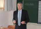El Gobierno defiende el ahorro y la eficacia del súperregulador El Gobierno defiende el ahorro y la eficacia del súperregulador