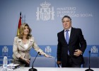 El paro encadena seis meses de bajada, pero no tira del empleo El paro encadena seis meses de bajada, pero no tira del empleo