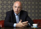 Almunia: “El duopolio es inaceptable en telefonía móvil” Almunia: “El duopolio es inaceptable en telefonía móvil”