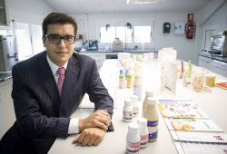 Cayetano López, junto con su hermana Carmen, dirige la empresa fundada por su padre.