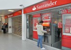 Cuatro ‘hackers’, procesados por piratear el sistema informáticos de Banco Santander Cuatro ‘hackers’, procesados por piratear el sistema informáticos de Banco Santander