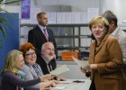 Merkel arrasa en las elecciones alemanas Merkel arrasa en las elecciones alemanas