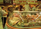 La mitad de españoles sólo puede afrontar gastos básicos en vivienda y comida La mitad de españoles sólo puede afrontar gastos básicos en vivienda y comida