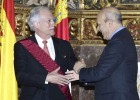 Wert condecora al empresario Bezos con la Gran Cruz de Alfonso X Wert condecora al empresario Bezos con la Gran Cruz de Alfonso X