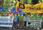 Centenares de afectados por las preferentes exigen su dinero en Santiago Centenares de afectados por las preferentes exigen su dinero en Santiago