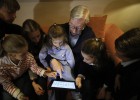 Santillana tiende puentes digitales entre abuelos y nietos Santillana tiende puentes digitales entre abuelos y nietos