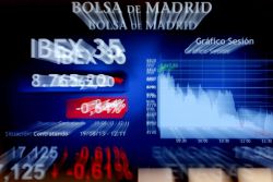Vista general del panel del IBEX 35, principal indicador de la bolsa española. EFEArchivo