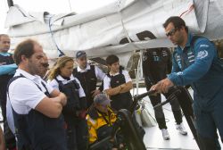 Pablo Arrarte (a la derecha), uno de los cinco regatistas que impartirán el curso de vela oceánica.