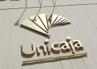 Unicaja plantea 350 bajas ante la fusión con Ceiss Unicaja plantea 350 bajas ante la fusión con Ceiss