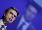 Industria dice que el consumidor ha pagado cinco euros menos por la luz que en 2012 Industria dice que el consumidor ha pagado cinco euros menos por la luz que en 2012