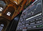 El Ibex se coloca en los 9.900 a sesión y media de cerrar el año El Ibex se coloca en los 9.900 a sesión y media de cerrar el año