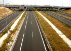El tráfico en las autopistas de peaje se desploma a niveles de los años noventa El tráfico en las autopistas de peaje se desploma a niveles de los años noventa