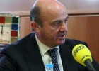 Guindos descarta que la reforma fiscal suba el IVA y anuncia que bajará el IRPF Guindos descarta que la reforma fiscal suba el IVA y anuncia que bajará el IRPF