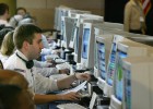 Los servicios de información telefónica se hunden en ingresos y uso Los servicios de información telefónica se hunden en ingresos y uso