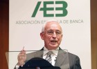 Los bancos captan un 2,3% más de depósitos pero reducen el crédito concedido en un 11% Los bancos captan un 2,3% más de depósitos pero reducen el crédito concedido en un 11%