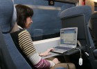 Fomento reclama a las operadoras mejor cobertura de móvil en el AVE Fomento reclama a las operadoras mejor cobertura de móvil en el AVE