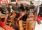 La confianza del consumidor se desploma 6,2 puntos por las peores expectativas La confianza del consumidor se desploma 6,2 puntos por las peores expectativas