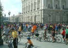 El casco obligatorio en la bici y otras normas de tráfico que debate el Senado El casco obligatorio en la bici y otras normas de tráfico que debate el Senado