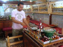 Comerciante tunecino dedicado a la perfumería.