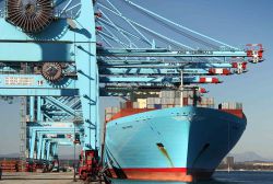 Algeciras absorbe una quinta parte de las mercancías y un tercio de los contenedores que entran por mar en España.