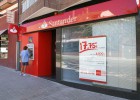 La CNMV multa a Santander con un millón de euros por las preferentes La CNMV multa a Santander con un millón de euros por las preferentes